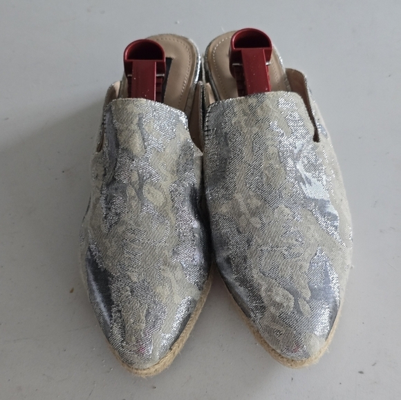 Dkny Slip On Mules Flat Women Sz 9 Metallic Tan Covered Pointed Toe Comfort - Picture 7 of 15